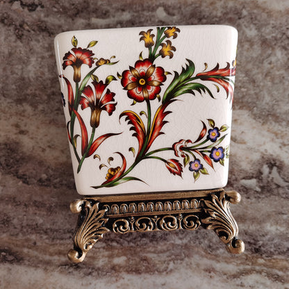 Floral Elegance Ceramic Toothbrush Holder – Minimalist Bathroom Vanity Organizer
